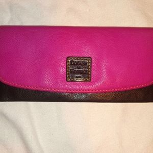 Brown and pink Dooney & Bourke wallet